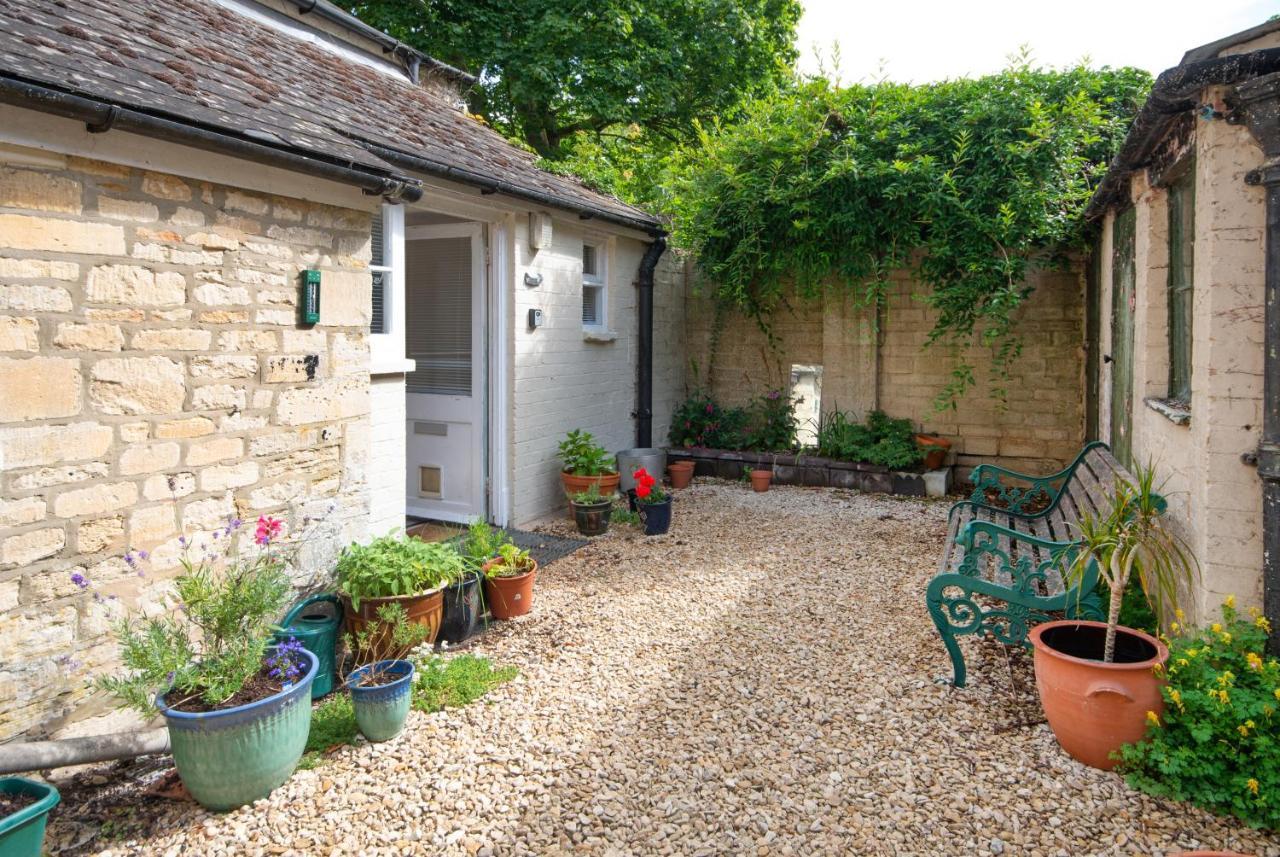 The Courtyard Cirencester Extérieur photo