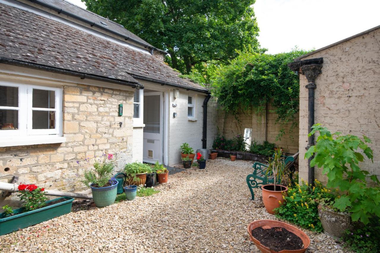 The Courtyard Cirencester Extérieur photo